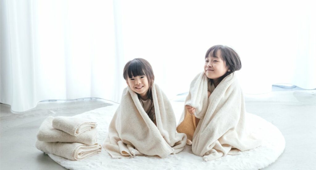 タオルに包まる女の子たち